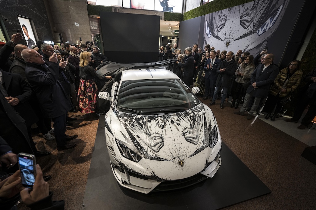 Lamborghini kết hợp Ducati ra mắt bộ đôi siêu phẩm giới hạn độc đáo Lamborghini Huracan EVO “Minotauro” 1.jpg