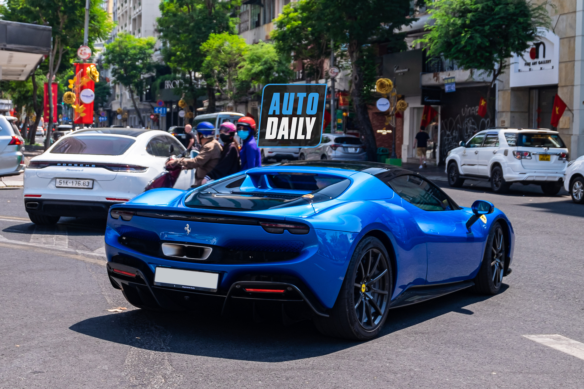 Đại gia Sài Gòn chi 31 tỷ tậu Ferrari 296 GTS, mâm xe đã có giá hơn 1 tỷ ferrari-296-gts-autodaily-2.JPG