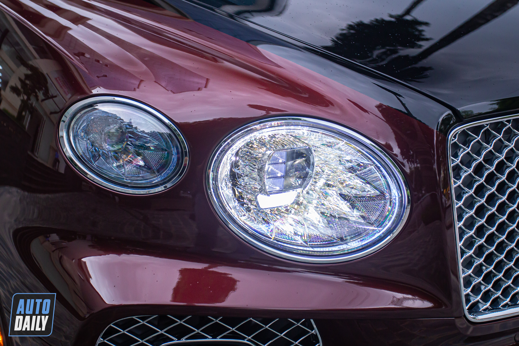 Đi 4.000 km, Bentley Bentayga màu độc nhất Việt Nam bán rẻ hơn xe mới 4,5 tỷ đồng bentley-bentayga-autodaily-7.JPG