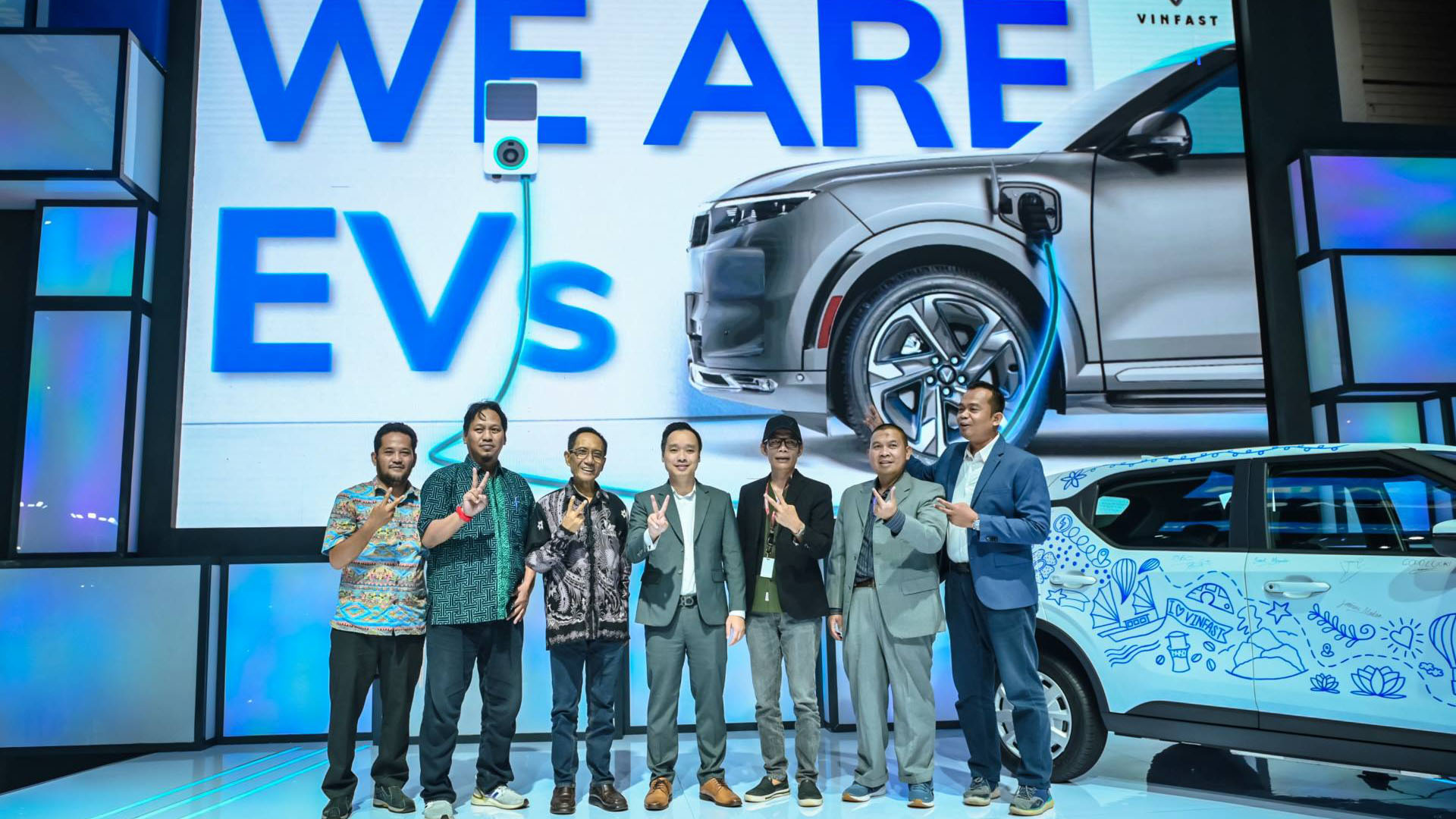 VinFast ký thỏa thuận cung cấp 600 xe điện cho 03 doanh nghiệp Indonesia