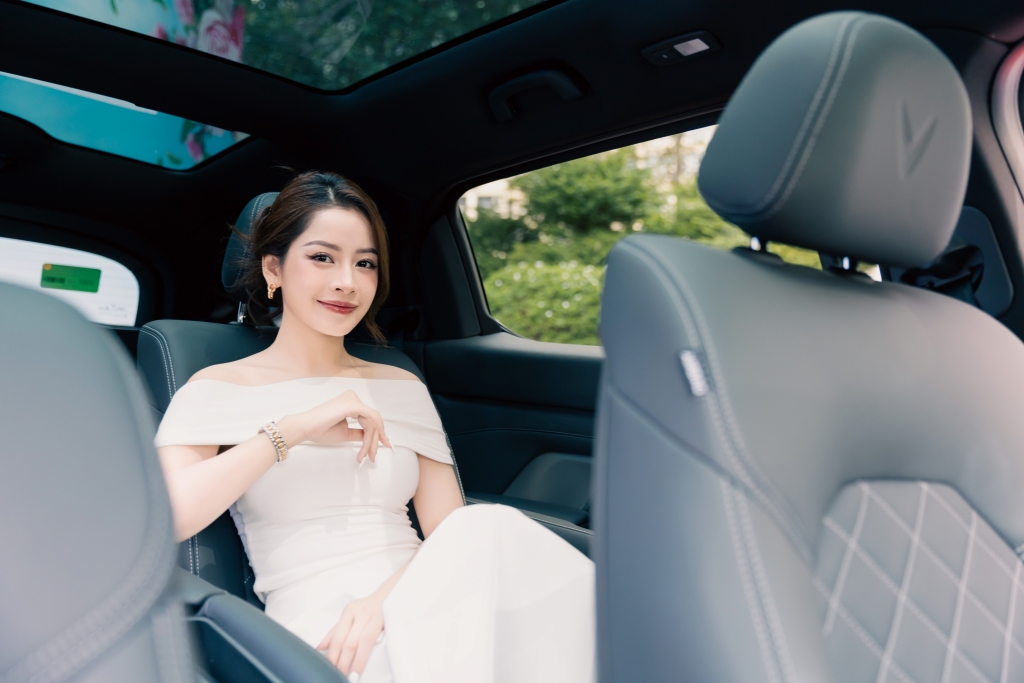 Chi Pu nhận xe VF 9: Tôi muốn truyền cảm hứng cho người Việt ủng hộ hàng Việt nhiều hơn vinfast-vf9-chipu-04.jpeg