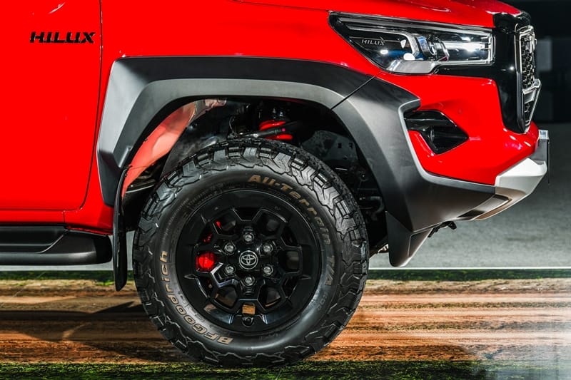 Toyota Hilux Revo GR Sport 2024 mở bán tại Thái Lan, giá quy đổi từ 1,03 tỷ đồng toyota-hilux-revo-gr-sport-5.jpg