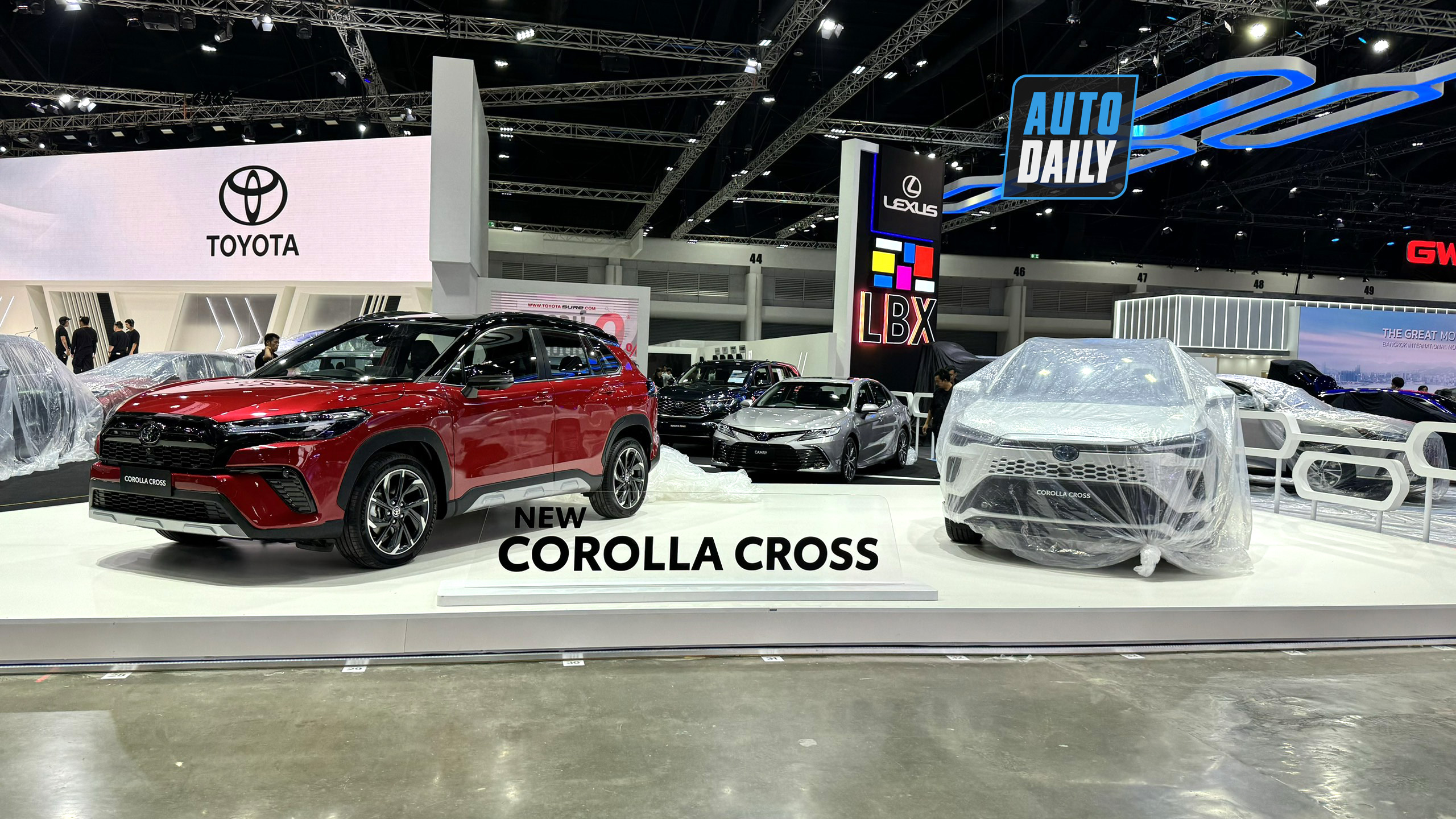 Ảnh thực tế Toyota Corolla Cross 2024 sắp ra mắt tại Việt Nam