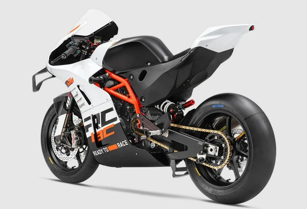 KTM RC 8C 2024 ra mắt, mô tô phiên bản giới hạn có giá bán hơn 41.000 USD KTM RC 8C 2024 3.jpg
