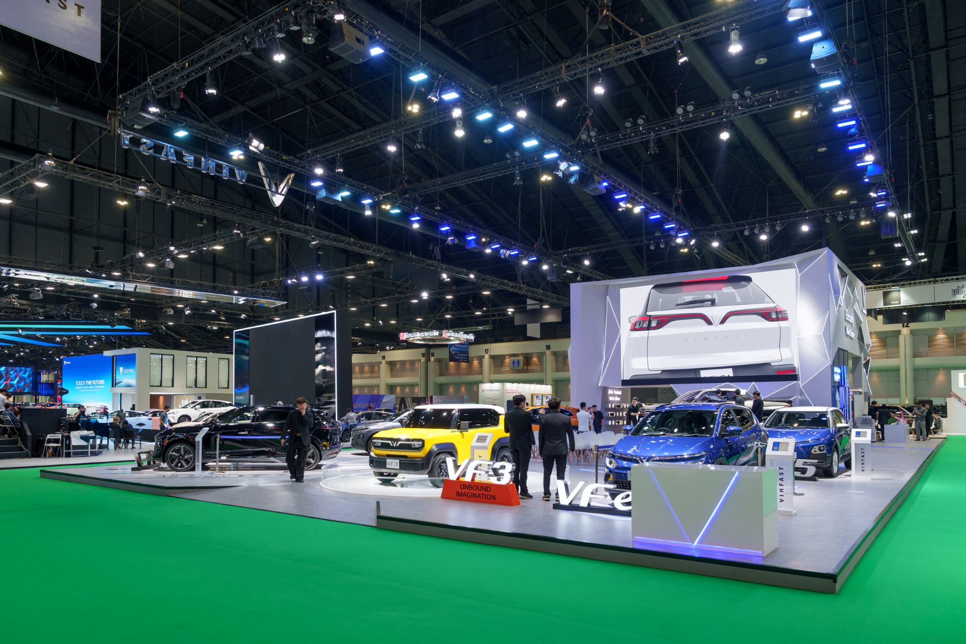 Ngắm trước dàn xe điện VinFast hoành tráng hứa hẹn gây sốt tại Thái Lan vinfast-bangkok-01.jpeg