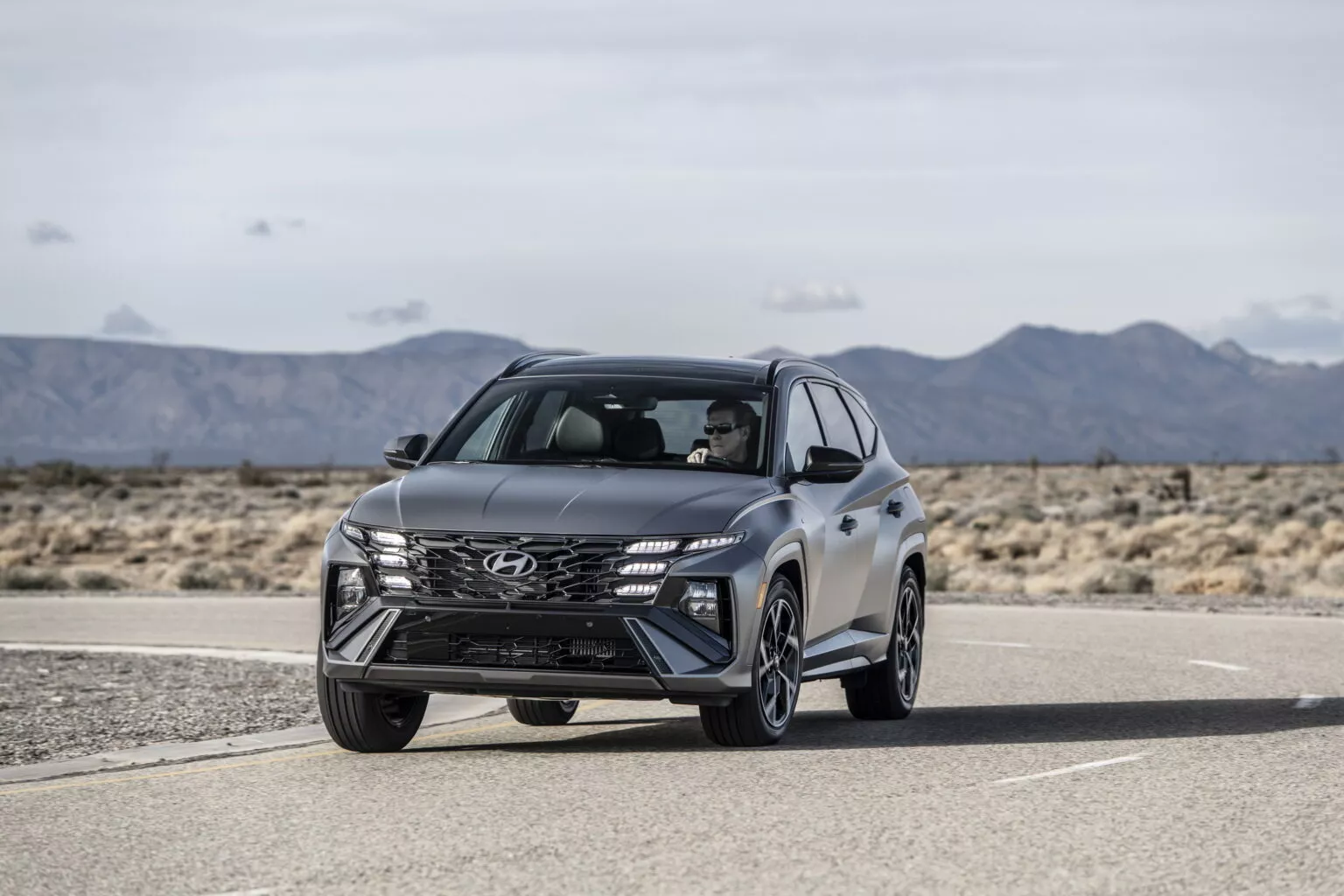 Hyundai Tucson 2025 phiên bản Mỹ ra mắt: Diện mạo sắc sảo, nội thất ấn tượng 2025-hyundai-tucson-n-line-4-1536x1024.webp