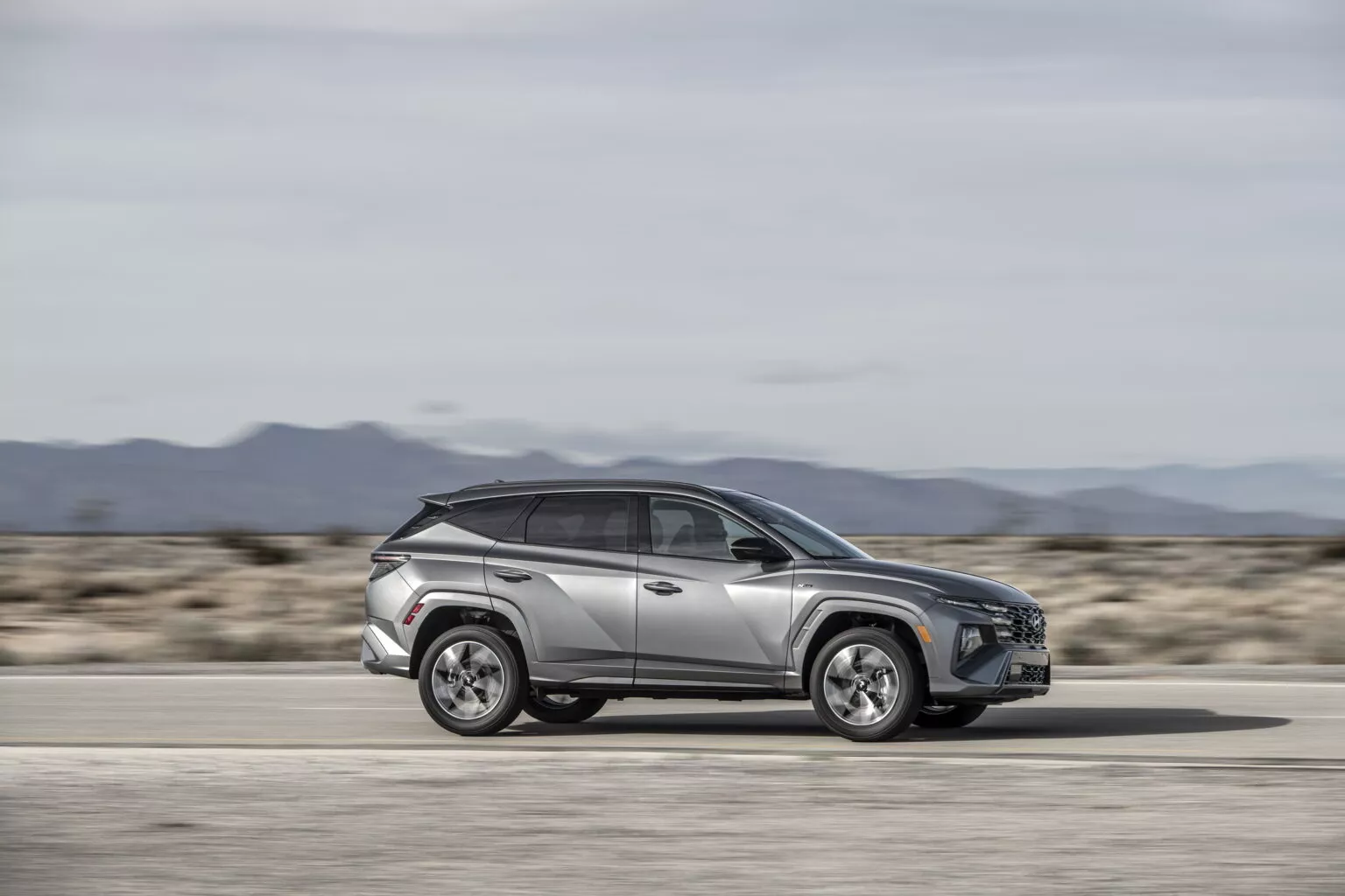 Hyundai Tucson 2025 phiên bản Mỹ ra mắt: Diện mạo sắc sảo, nội thất ấn tượng 2025-hyundai-tucson-n-line-5-1536x1024.webp