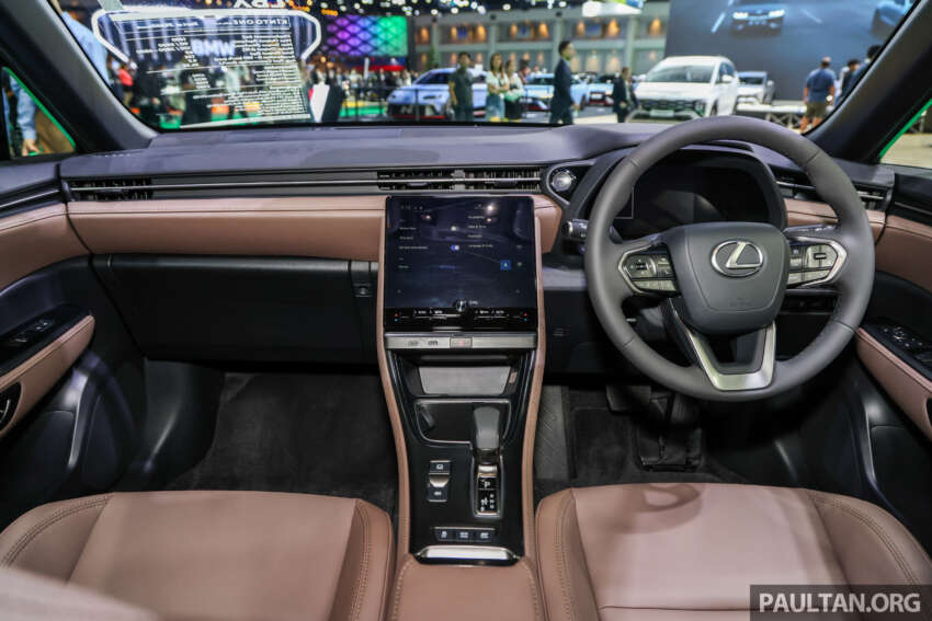 Soi cận cảnh Lexus LBX tại triển lãm Bangkok 2024, giá quy đổi từ 1,5 tỷ đồng bims-2024-lexus-lbx-11-850x567.jpg