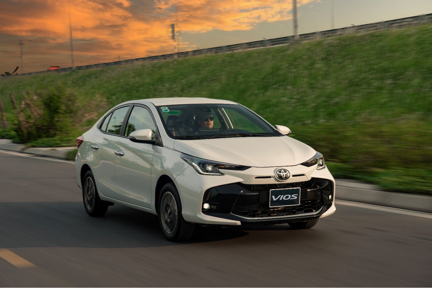 Toyota Vios thu hút khách hàng gia đình trẻ bằng những giá trị thiết thực