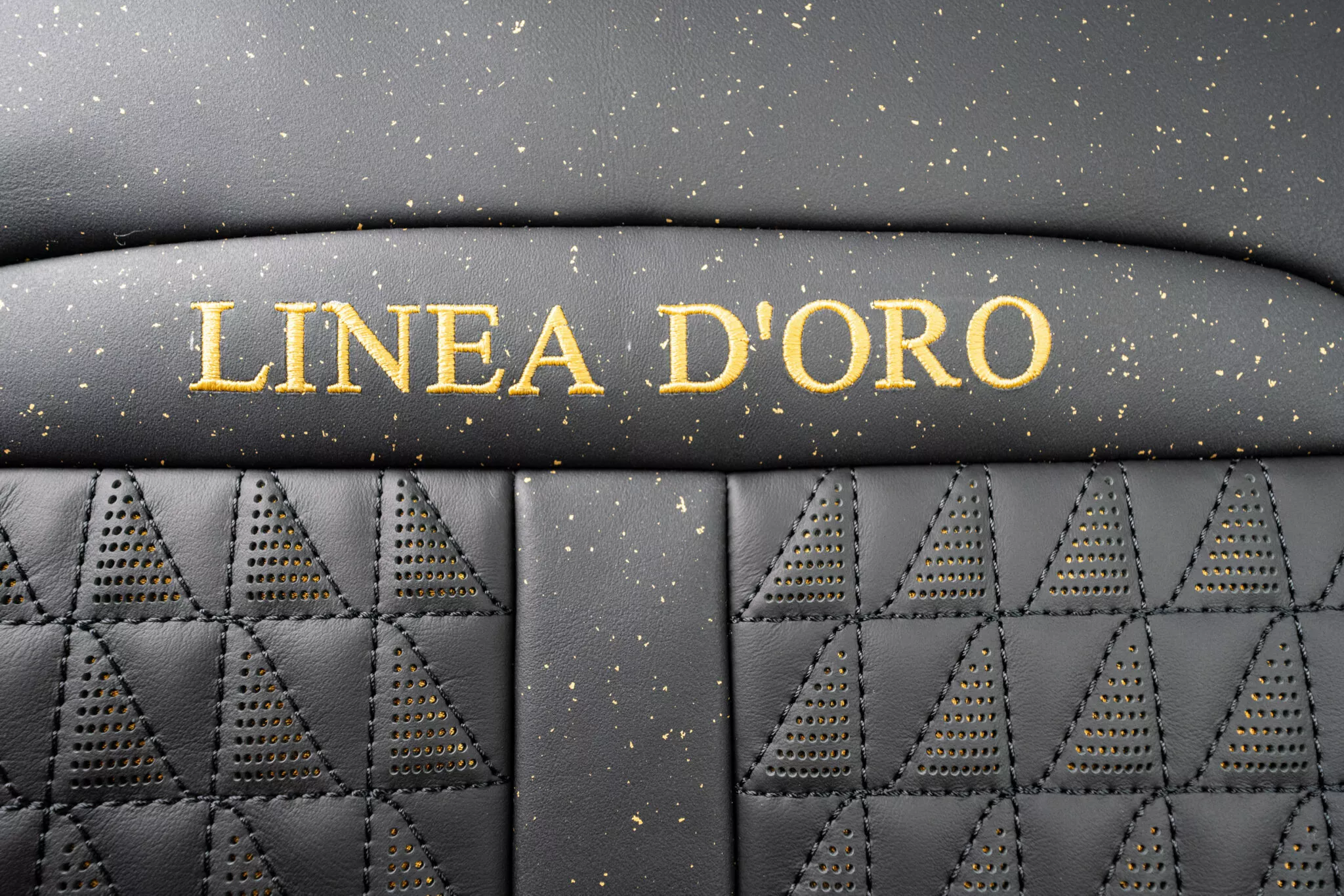 Rolls Royce Cullinan bản độ Mansory dát vàng cực chất mansory-linea-doro-21-2048x1366.webp