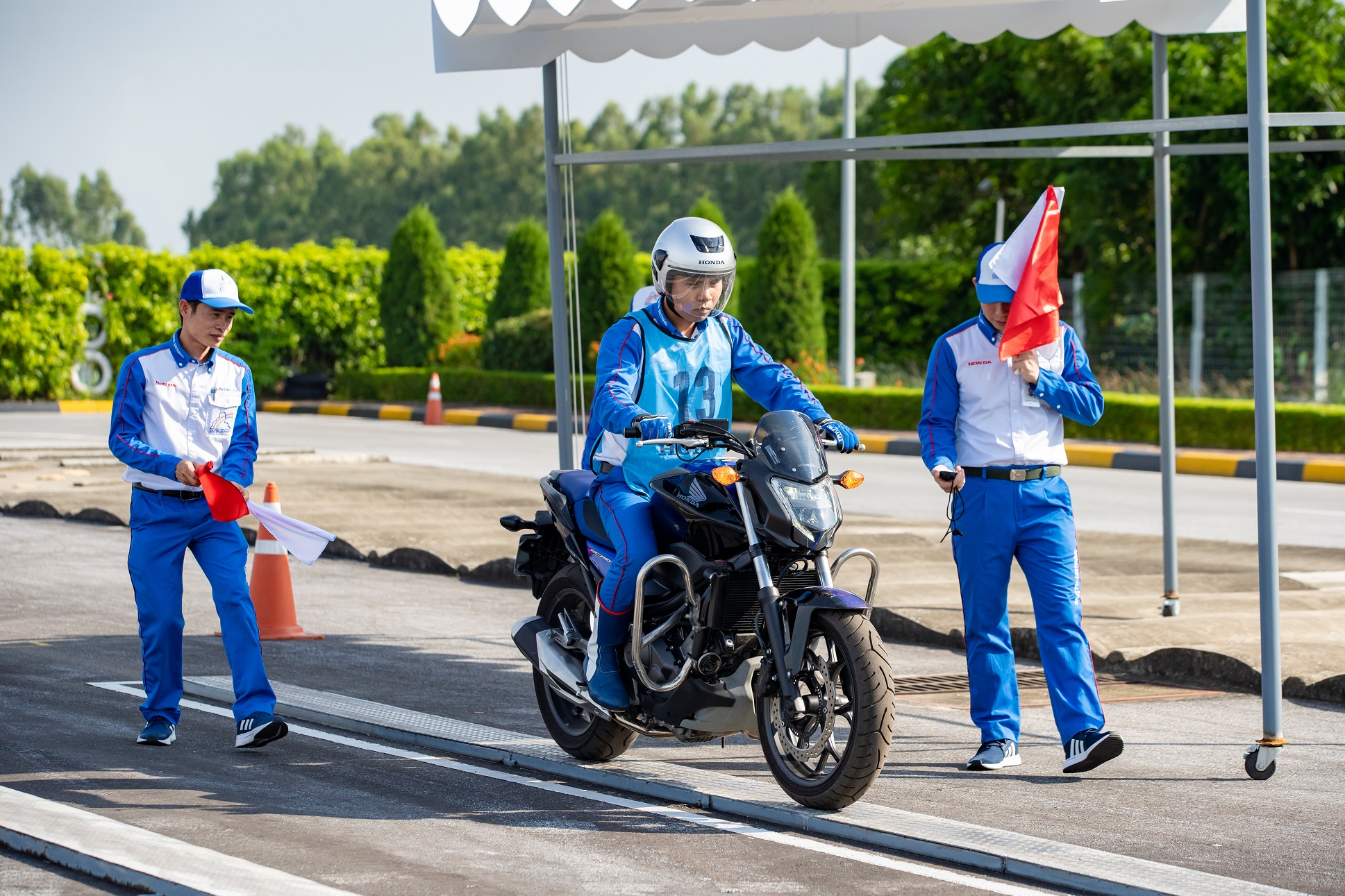Honda Việt Nam triển khai chương trình khuyến mại ‘Chinh phục bằng A2 - Chiếm lĩnh mọi hành trình’ honda-chinh-phuc-bang-a2-5.JPG