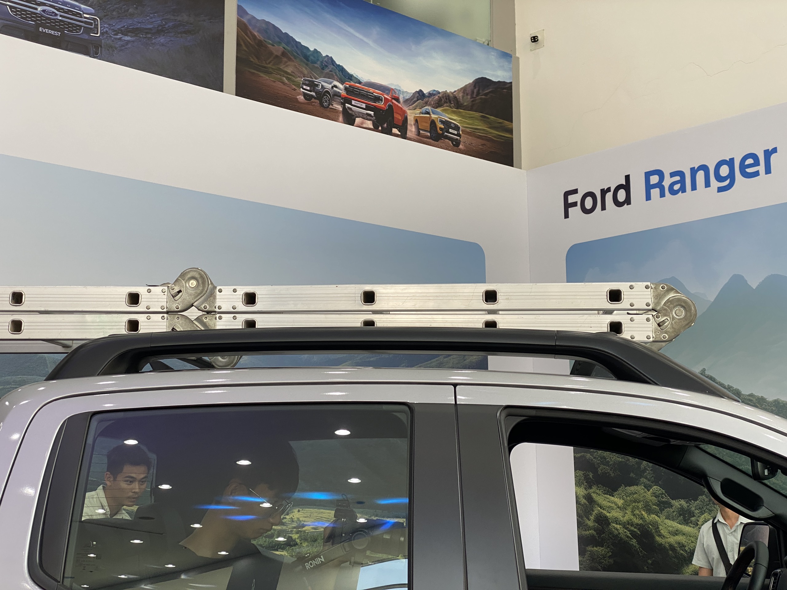 Ảnh thực tế Ford Ranger Stormtrak 2024 tại đại lý ford-ranger-stormtrak-7.jpg