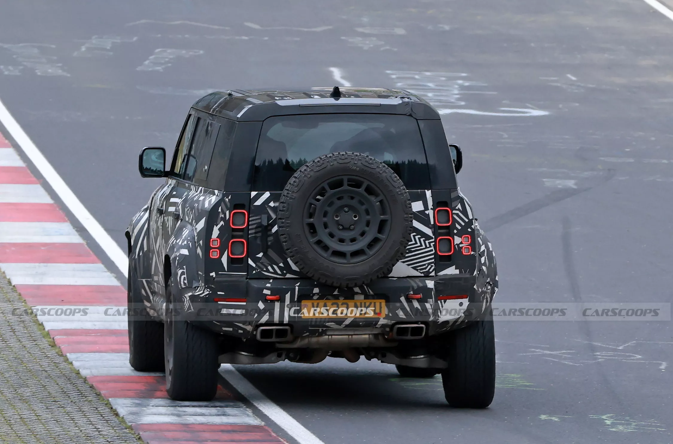 Land Rover Defender OCTA 2025 sẽ trang bị động cơ V8 của BMW 2025-Land-Rover-Defender-OCTA-05.webp