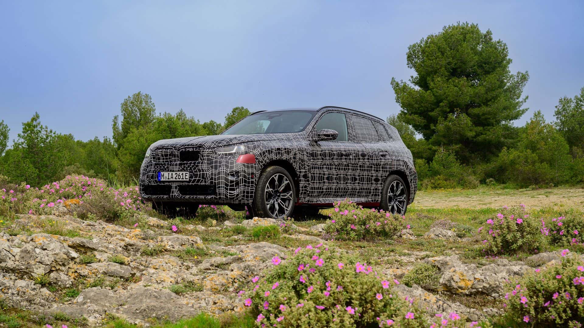 BMW X3 2025 lộ diện, sẵn sàng cho ngày ra mắt chính thức 2025-bmw-x3-camouflaged-prototype-8.jpg
