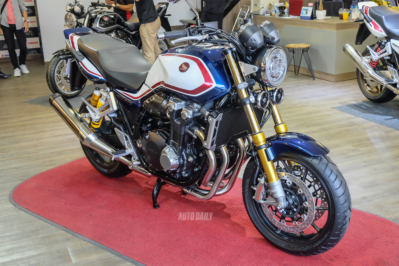 Bộ đôi Honda CB1300 Super Four SP và CB1300 Super Bol d'Or SP 2024 ra mắt honda-cb1300-sp-2019-11.jpg