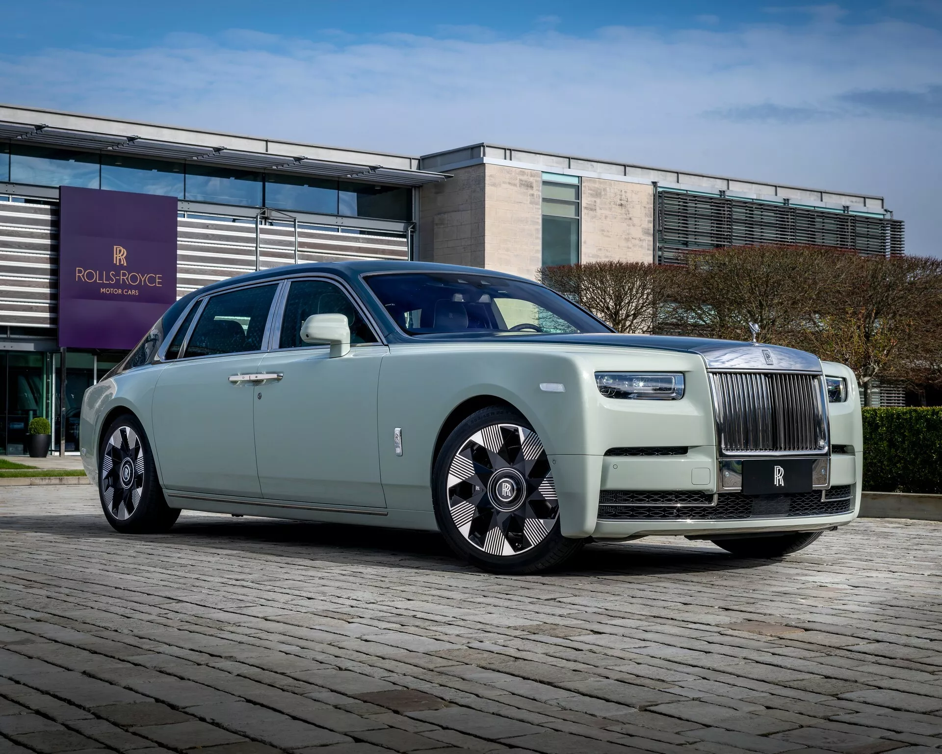 Rolls-Royce-Spirit-of-Expression-collection-422-2.webp
