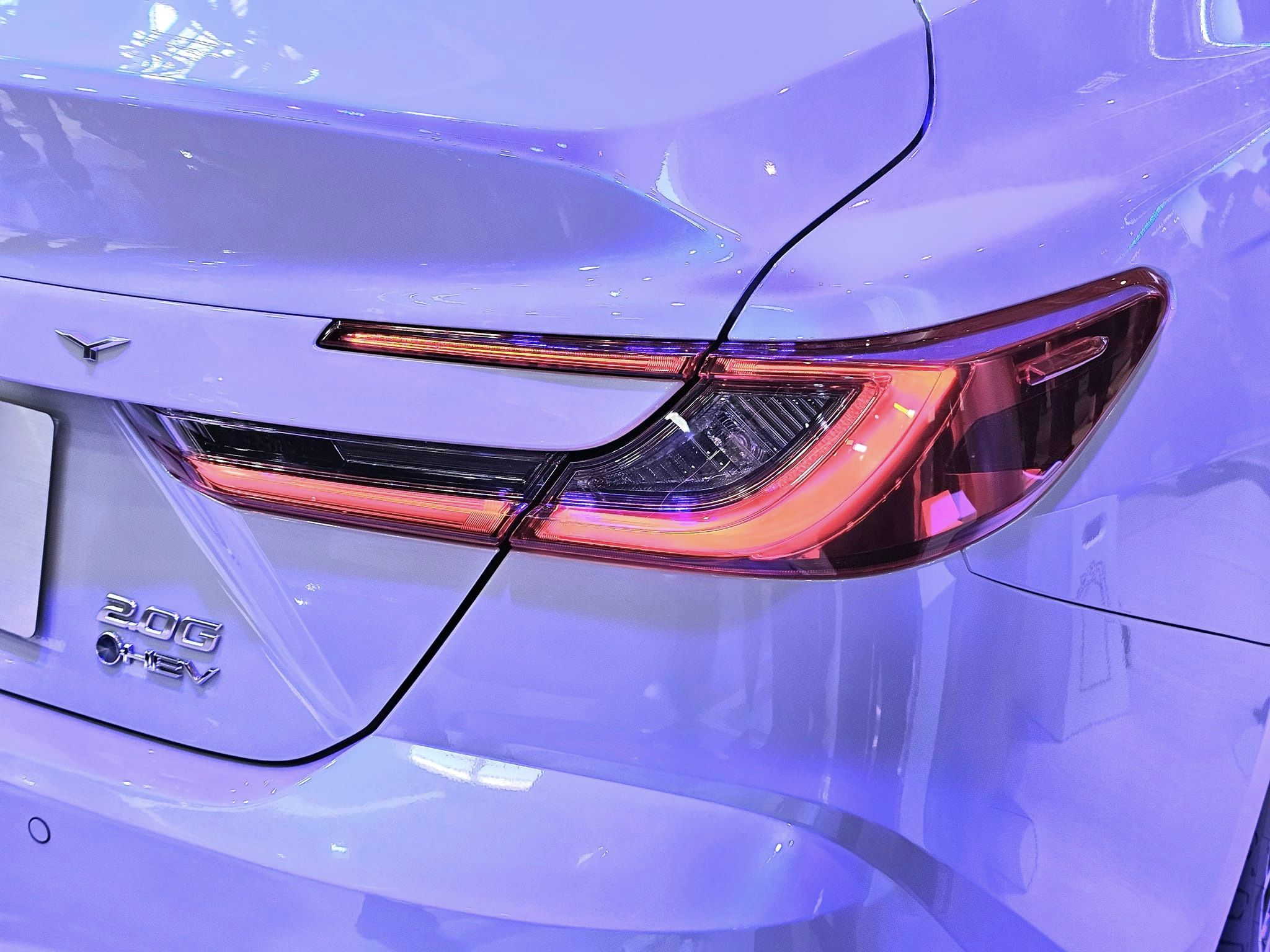 Soi thực tế Toyota Camry Hybrid 2025 tại Triển lãm Ô tô Bắc Kinh 2024 toyota-camry-hybrid-2025-10.jpg