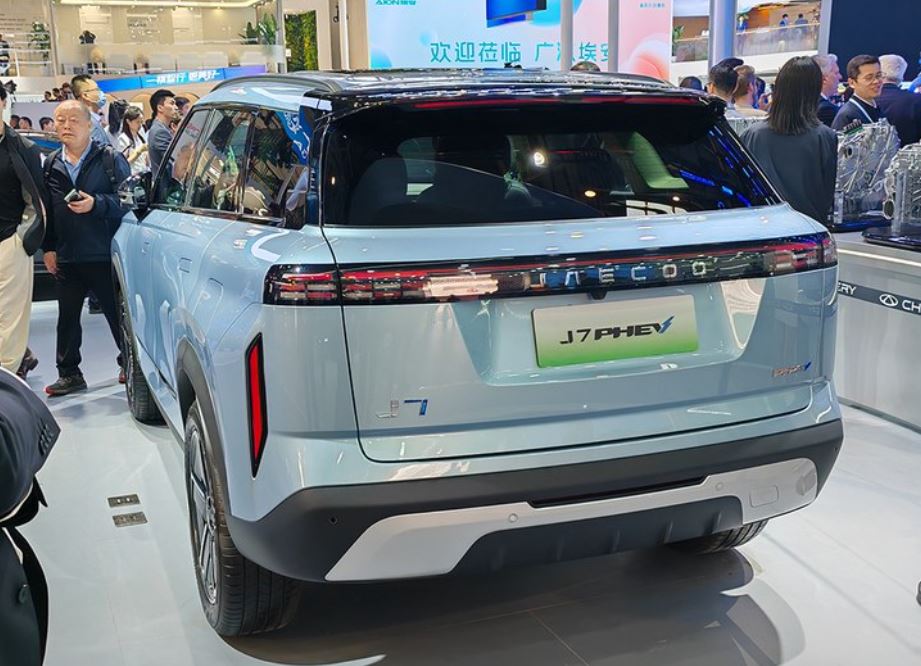Chery trình làng Jaecoo J7 bản hybrid tại triển lãm ô tô Bắc Kinh 2024 Chery Jeacoo J7 1.jpg