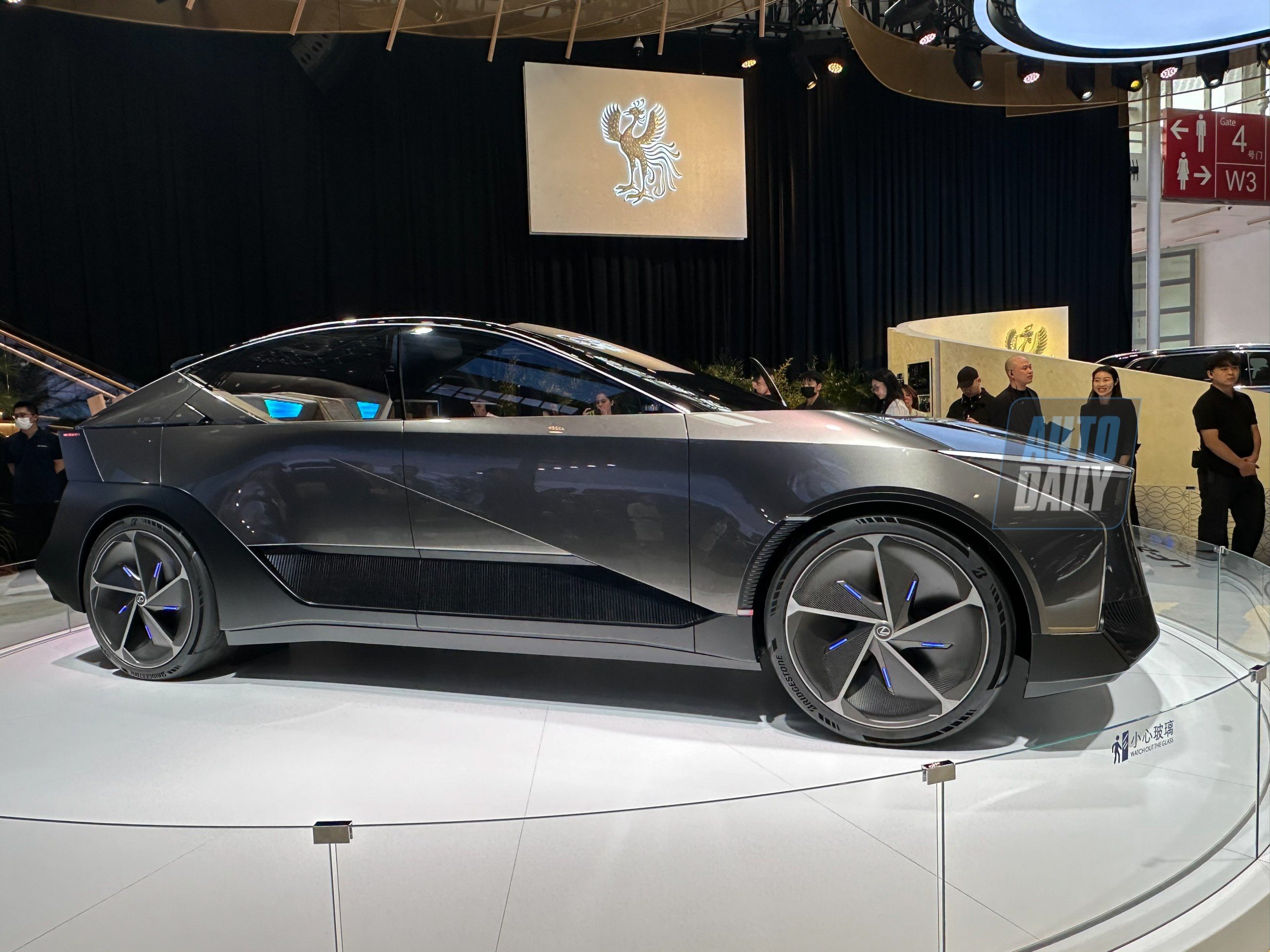 Sờ tận tay Lexus LF-ZL concept: Mẫu SUV điện đầu bảng trong tương lai của Lexus lexus-lf-zl-7.jpg