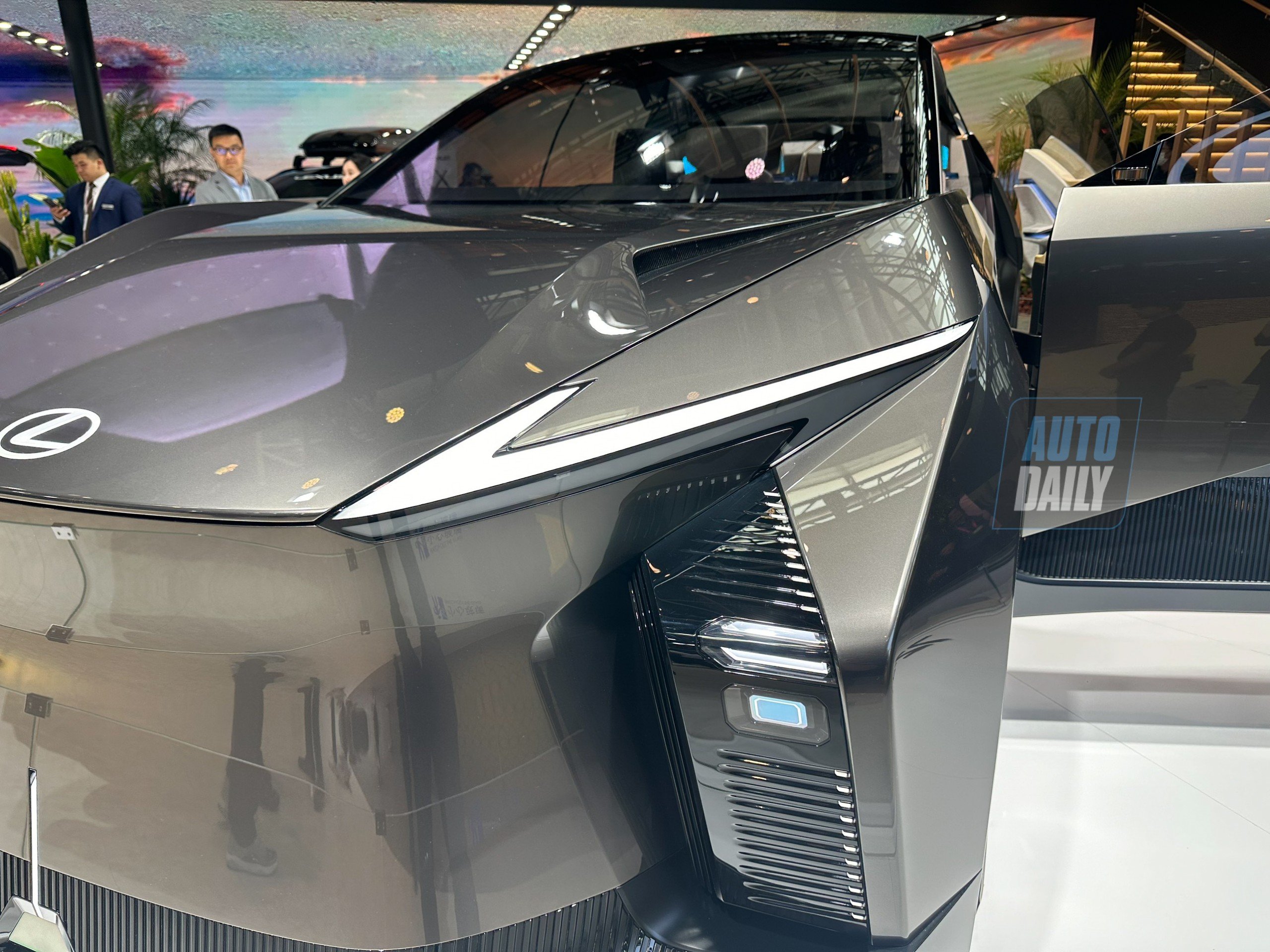 Sờ tận tay Lexus LF-ZL concept: Mẫu SUV điện đầu bảng trong tương lai của Lexus lexus-lf-zl-9.jpg
