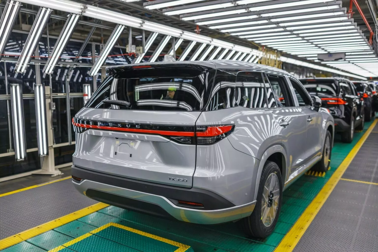 Toyota sắp ra mắt mẫu SUV điện 3 hàng ghế mới toyota-motor-manufacturing-indiana-425-1-1536x1025.webp