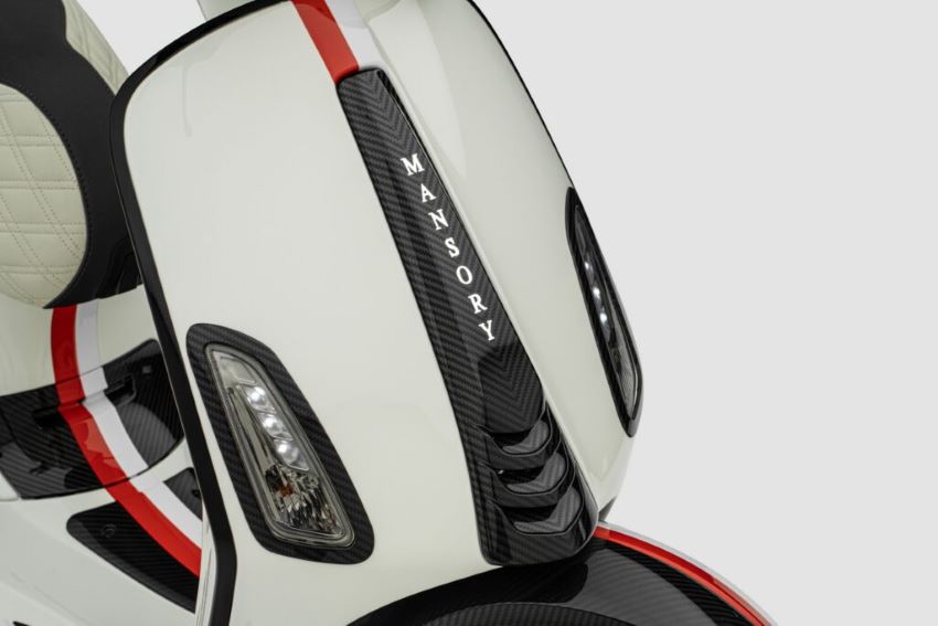 Vespa điện phiên bản đặc biệt, giới hạn 99 chiếc trên thế giới Vespa Elettrica phiên bản Monaco 5.jpg