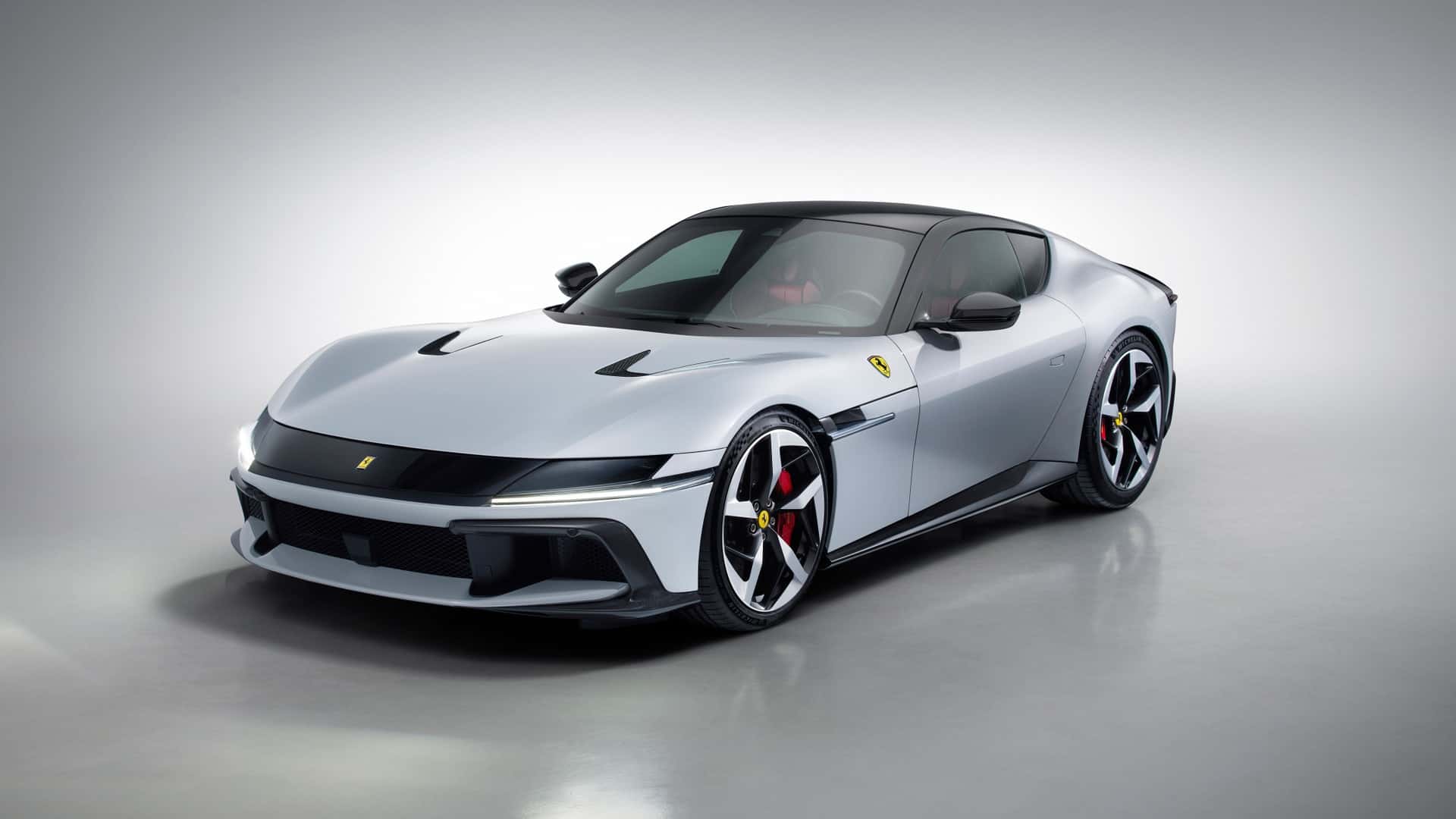 Ferrari 12Cilindri ra mắt, hội tụ đủ yếu tố mạnh mẽ, hiện đại và đắt ferrari-12cilindri-autodaily-2.jpg