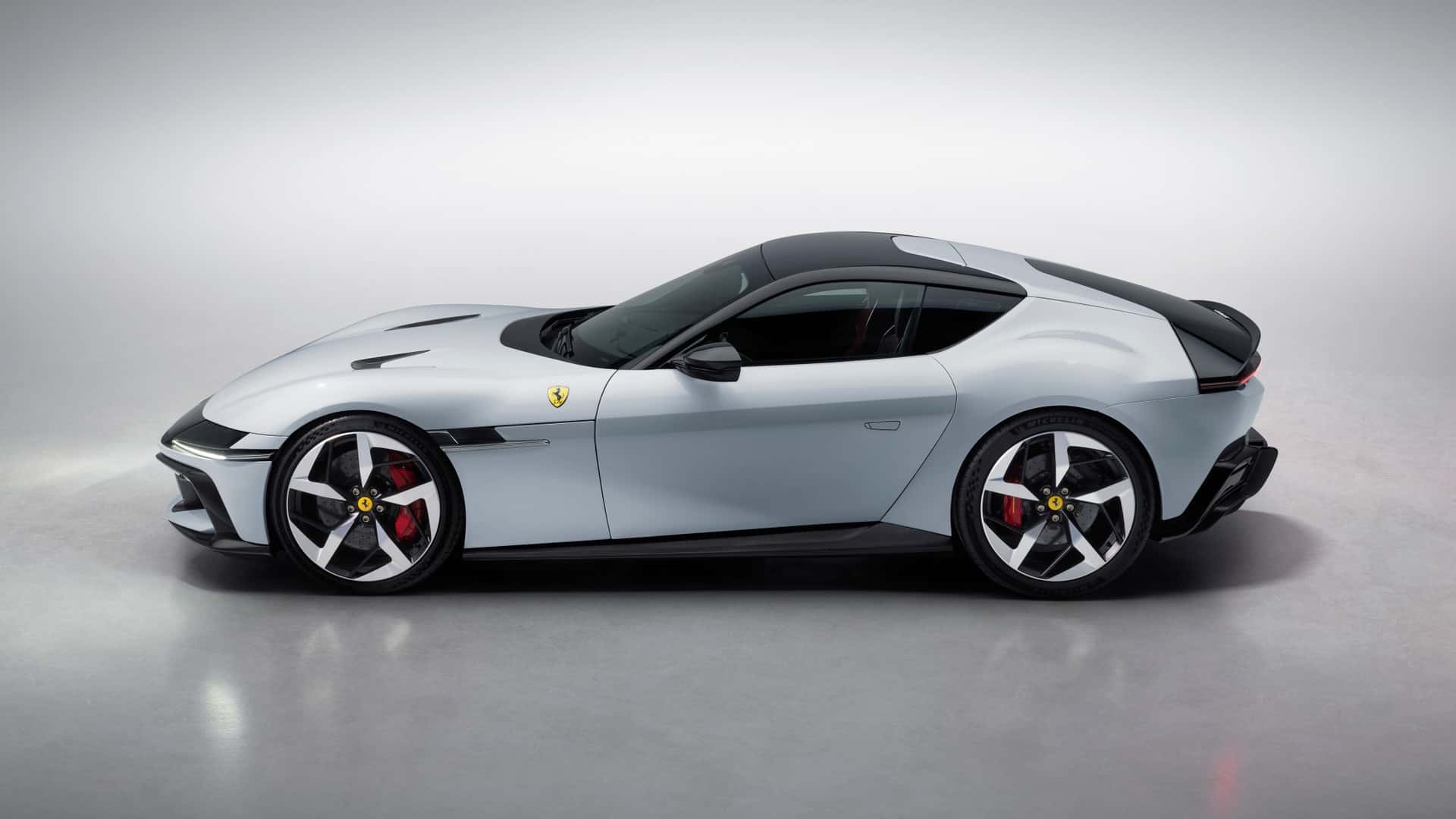 Ferrari 12Cilindri ra mắt, hội tụ đủ yếu tố mạnh mẽ, hiện đại và đắt ferrari-12cilindri-autodaily-8.jpg