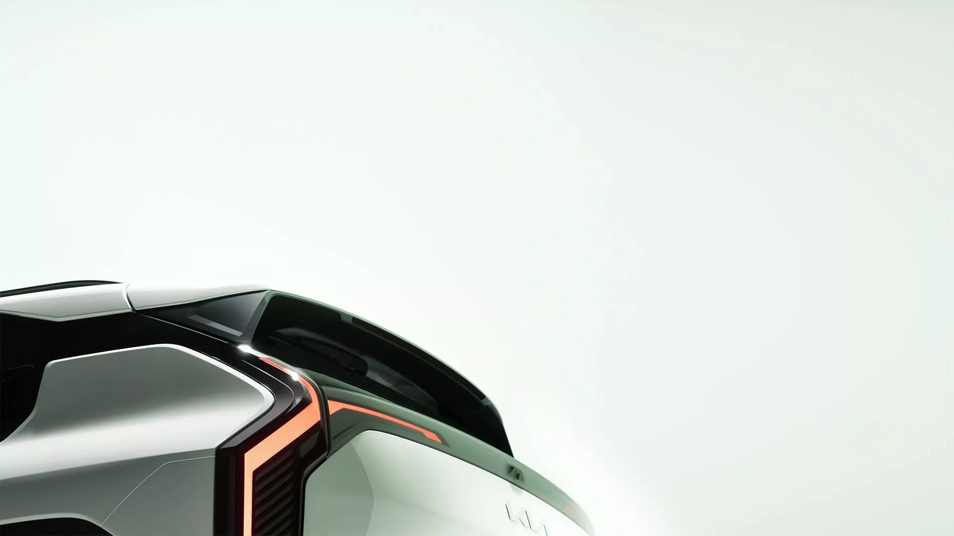 Kia EV3 bản thương mại lộ diện trước ngày ra mắt, giá khởi điểm có thể từ 32.000...