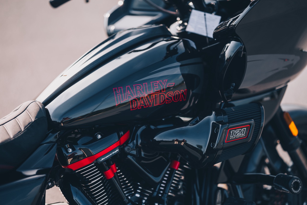 Loạt xe bản kỷ niệm 25 năm Harley-Davidson cập bến Việt Nam CVO Road Glide ST hoàn toàn mới 2 lớn.jpeg