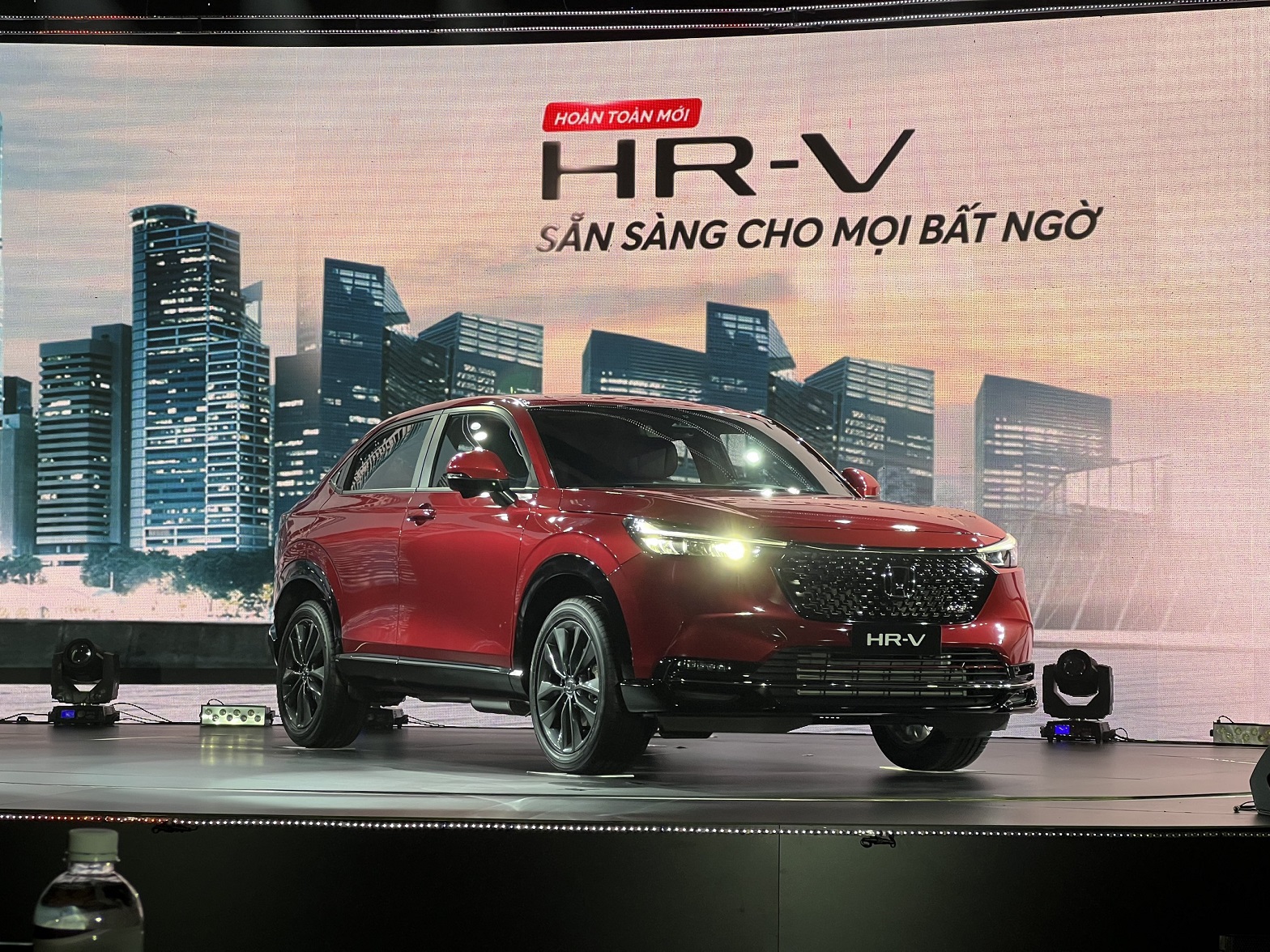 Tháng 4/2024: Doanh số xe ô tô Honda Việt Nam giảm hơn 36% honda-hr-v-9.jpg