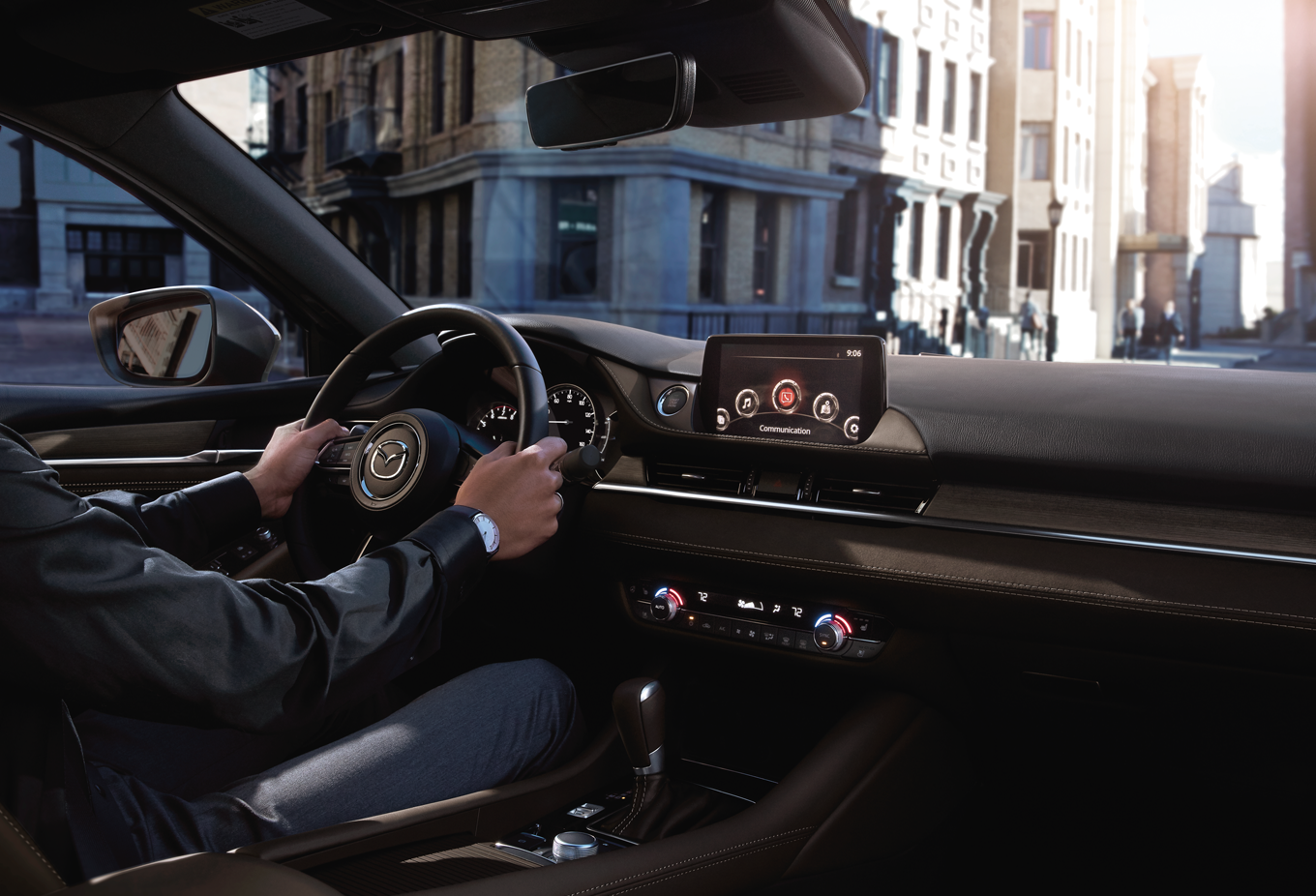 Mazda6 thêm tính năng công nghệ, giá chỉ từ 769 triệu hinh-3-khoang-lai-sang-trong-tao-hung-khoi.png