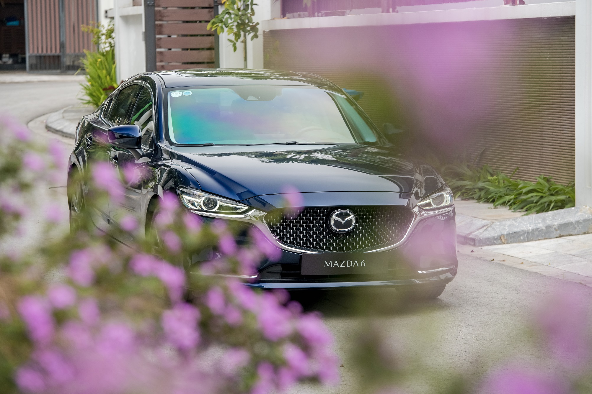 Mazda6 thêm tính năng công nghệ, giá chỉ từ 769 triệu hinh-4-mazda6-thu-hut-nhieu-khach-hang-tre-dam-me-cong-nghe.jpg