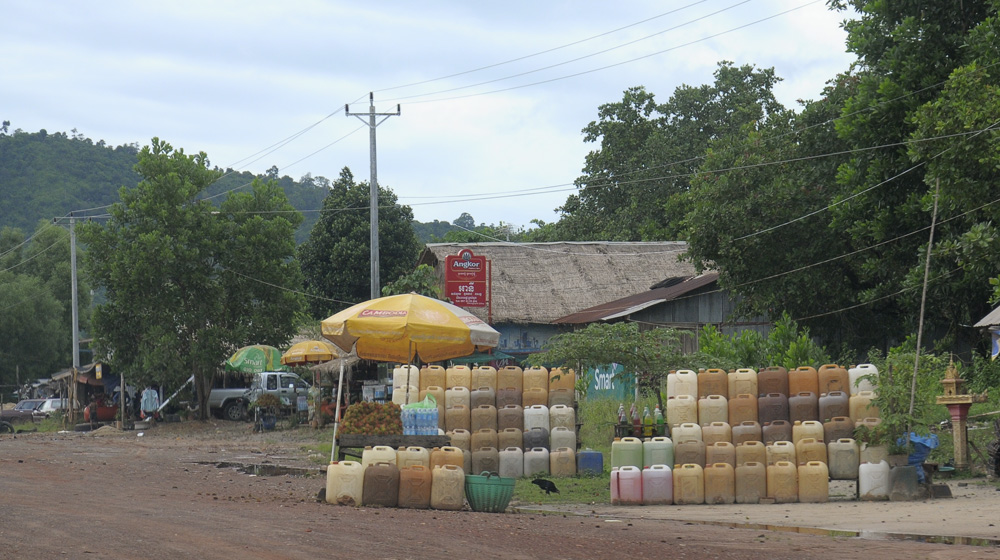 MBFC Caravan, ngày 1 -  Những ấn tượng đầu tiên trên đất Campuchia mercedes-benz-caravan-phuket (16)-1.jpg