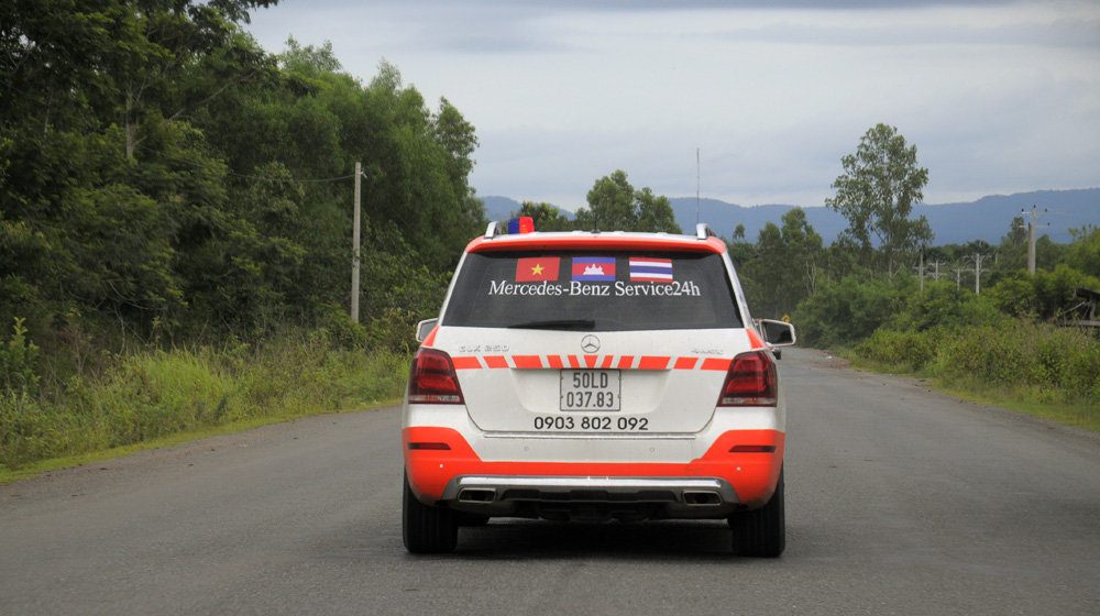 MBFC Caravan, ngày 1 -  Những ấn tượng đầu tiên trên đất Campuchia mercedes-benz-caravan-phuket (19)-1.jpg