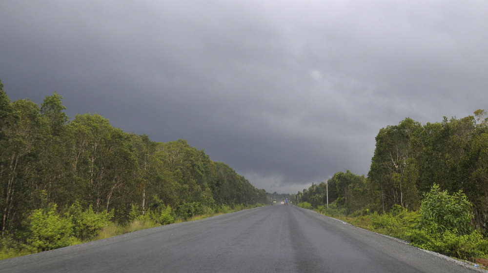 MBFC Caravan, ngày 1 -  Những ấn tượng đầu tiên trên đất Campuchia mercedes-benz-caravan-phuket (24).jpg