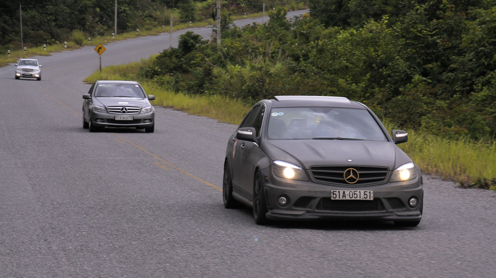 MBFC Caravan, ngày 1 -  Những ấn tượng đầu tiên trên đất Campuchia mercedes-benz-caravan-phuket (32).jpg