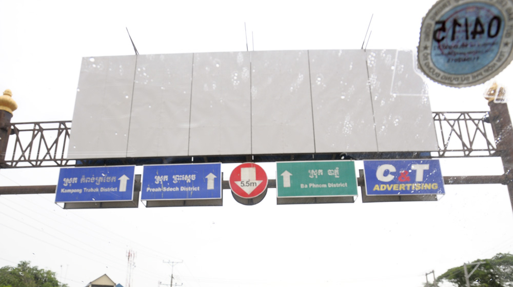 MBFC Caravan, ngày 1 -  Những ấn tượng đầu tiên trên đất Campuchia mercedes-benz-caravan-phuket (6)-1.jpg