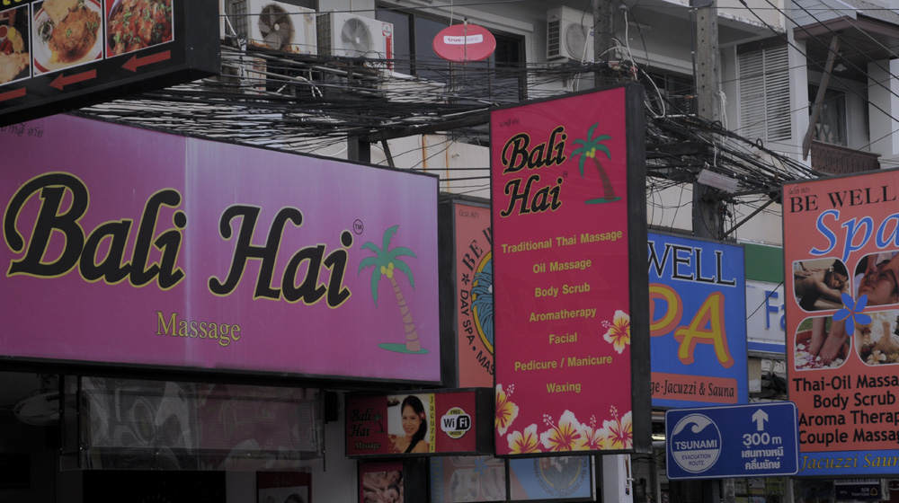 MBFC Caravan, ngày 5: Điểm đến sôi động mercedes-caravan-vietnam-campuchia-thailand-ngay-5 (42).jpg