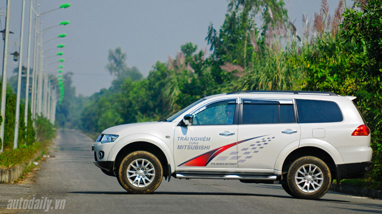 Mitsubishi Pajero Sport Ultimate – Chinh phục những đỉnh cao Autodaily_ParejoSport_ngoaithat (10).jpg