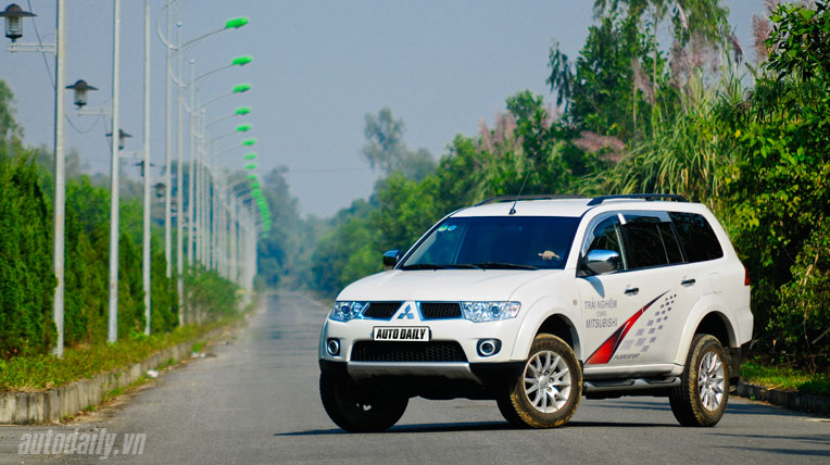 Mitsubishi Pajero Sport Ultimate – Chinh phục những đỉnh cao Autodaily_ParejoSport_ngoaithat (9).jpg