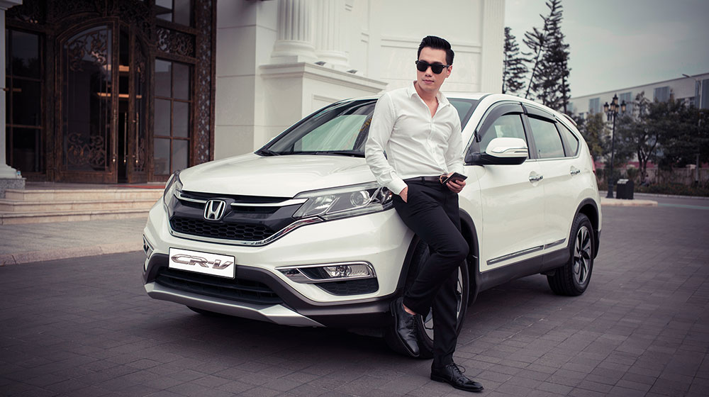 Diễn viên Việt Anh cá tính bên Honda CR-V bản đặc biệt