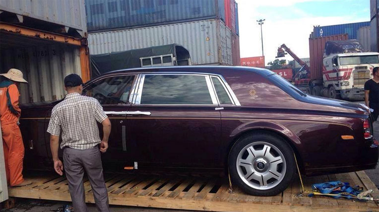 Ảnh thực tế đầu tiên Rolls-Royce Phantom dành riêng cho VN rolls-royce.jpg