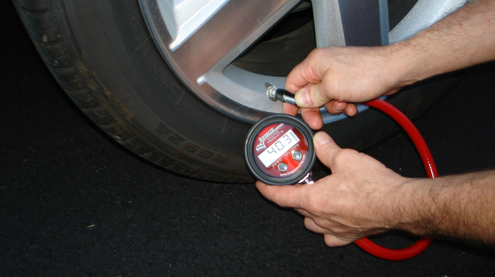 6 quan niệm sai lầm về lốp tire-pressure.jpg