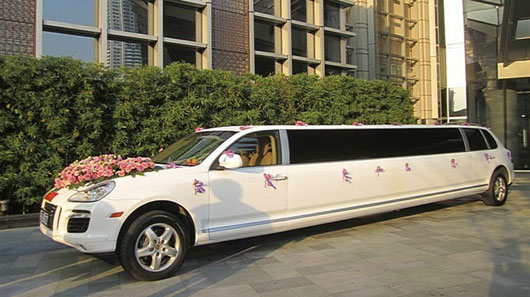 porsche-cayenne-turbo-s-turned-into-stretched-limo-medium_16