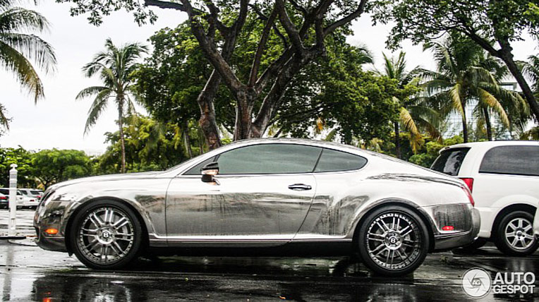 Bentley Continental GT mạ c-rôm "tắm mưa"
