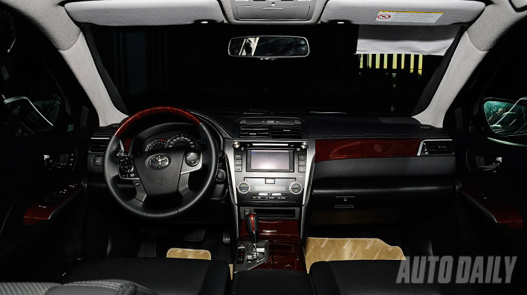 Toyota Camry 2.5Q 2012