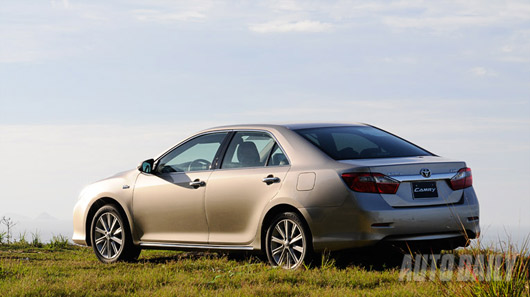 Đánh giá xe Toyota Camry 2012