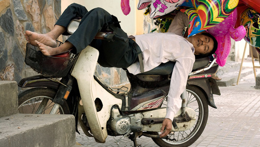 sleep-on-bike-17.jpg