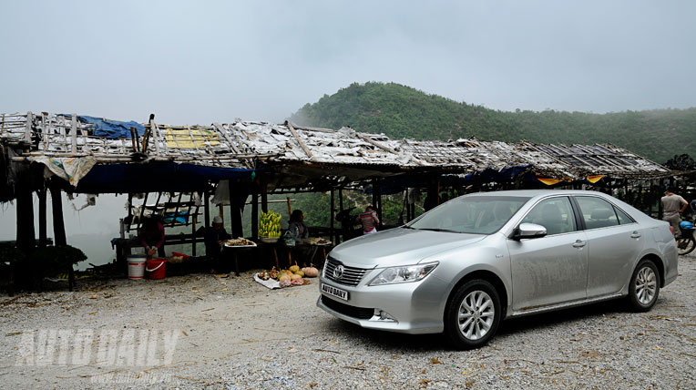 Toyota Camry 2.0E 2012